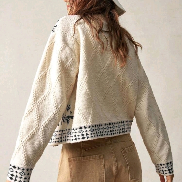 Ladies White High Collar Open Front Sweater, Suitable For Holiday Wear - Picture 7 of 7